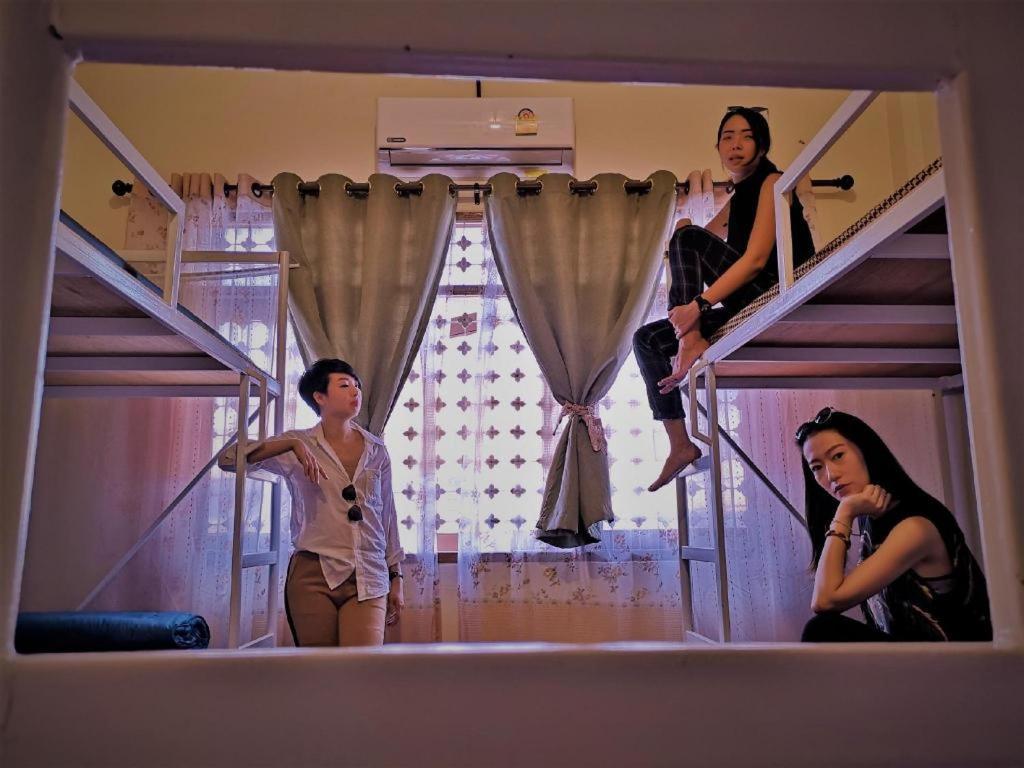 Oldie And Sleepy Hostel Udon Thani Exterior photo